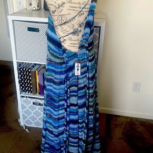 BCBGMAXAZRIA DRESS NEW WITH TAGS.